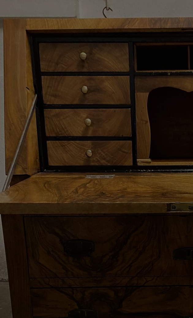 Secrétaire ancien en bois restauré, tiroirs et abattant